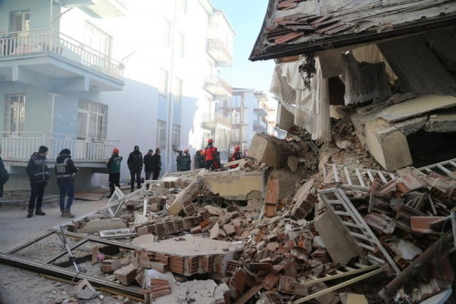 Gempa Magnitudo 6,9 Guncang Turki, 21 Tewas dan Puluhan Terjebak Reruntuhan