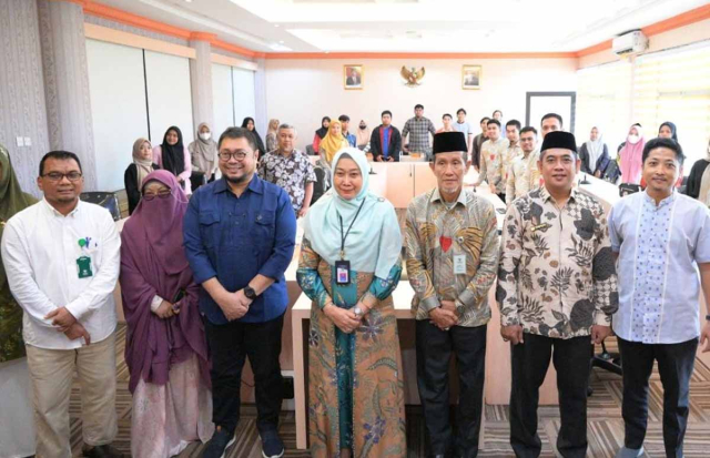 UPZ Universitas Riau Salurkan Bantuan UKT untuk Mahasiswa