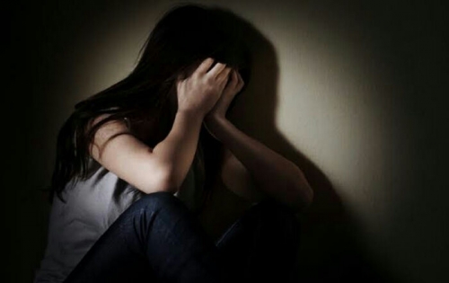 Setelah Diajak Jalan-jalan, Siswi SMP Dianiaya Hingga Pingsan dan Diperkosa di Kebun