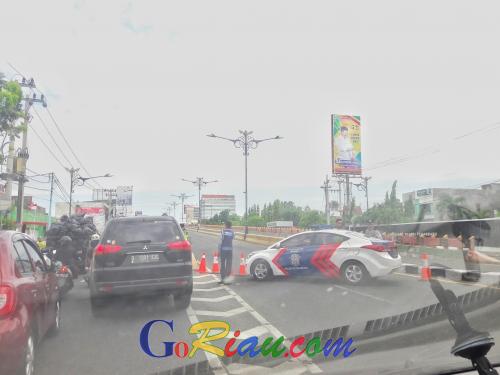 Dampak Aksi Guru di Pekanbaru, Flyover Jalan Sudirman Arah Kantor Gubernur Ditutup