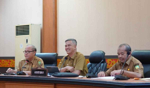 Asisten II Setdprov Riau Instruksikan OPD Saling Sinkronisasi Program Kerja Dalam Penyusunan Renja 2025