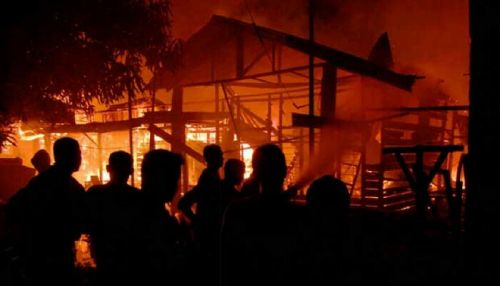 Warga Tewas Dikabarkan Ditembak Polisi, Massa di Jambi Bakar Mapolsek dan Rumah Dinas Kapolsek