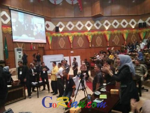 Pilih Langsung Wakil Gubernur Riau, Ini 3 Nama Anggota DPRD Riau yang Tak Gunakan Hak Suara