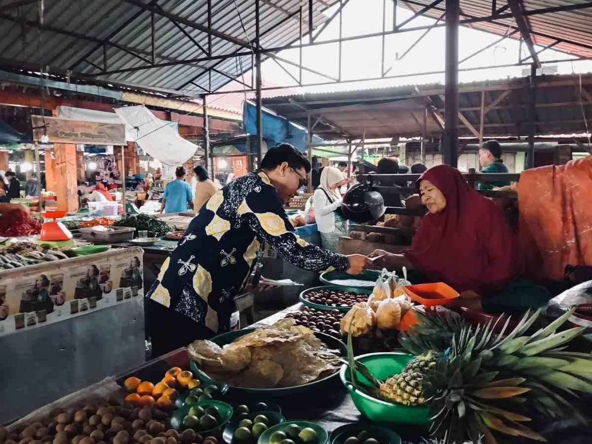 Jemput Bola ke Pasar, AO BRK Syariah Gencarkan Edukasi Gadai Emas untuk Pedagang Pasar