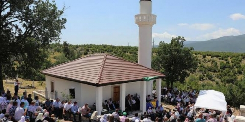 Setelah 26 Tahun Hilang, Azan Kembali Berkumandang di Masjid Berusia 80 Tahun Ini