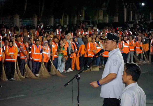 Targetkan Raih Adipura, Wako Agung Apresiasi Petugas Kebersihan Pekanbaru