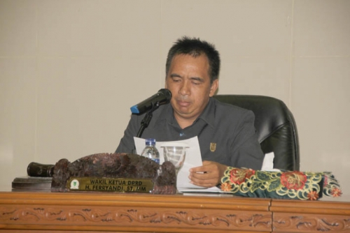 7 Fraksi di DPRD Inhil Berikan Pandangan Umum Pidato Bupati Tentang Ranperda Pertanggungjawaban APBD tahun 2014