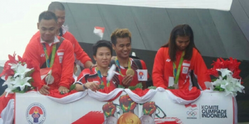 Setelah Diarak ke Istana dan Bertemu Presiden Jokowi, Tontowi dan Liliyana Dibiarkan Pulang Menumpang Taksi