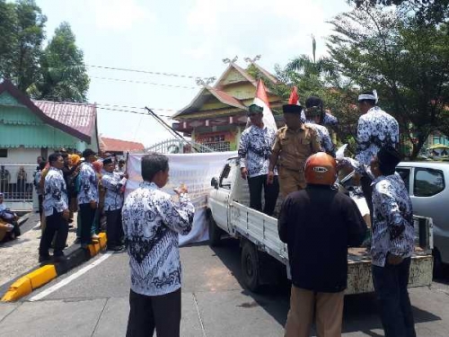 Tenaga Honorer K2 di Riau Minta Batas Usia CPNS Direvisi