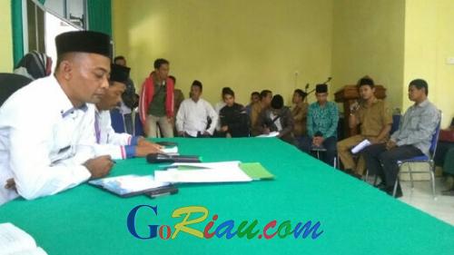 8 Bulan Belum Terima Hak, Puluhan Honorer Madrasah Datangi Kemenag Kepulauan Meranti
