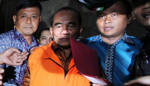 Rekonstruksi Kasus Annas Maamun di 3 Tempat, Setelah Itu Jam 16.30 Wib Dibawa Lagi ke Jakarta