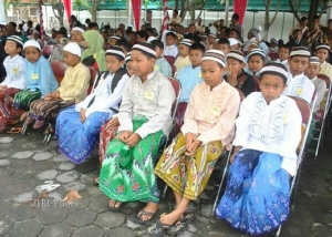 GoRiau 27 Pria Dewasa Dikhitan Massal di Padang