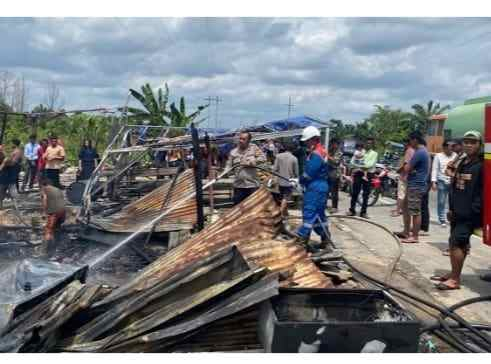 Rumah Semi Permanen di Rantau Bais Rohil Ludes Terbakar, Dua Orang Terluka