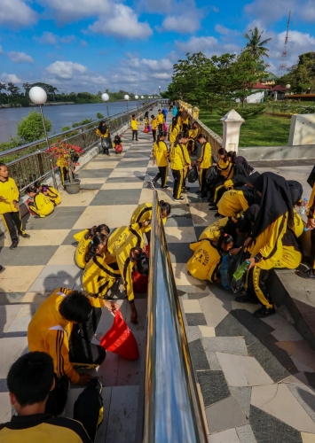 Hari Peduli Sampah Nasional, 1.500 Warga Siak Turun Lakukan Aksi Gotong Royong
