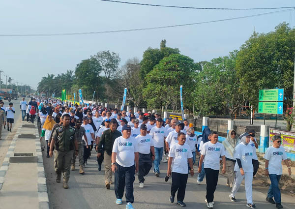 Ribuan Masyarakat Semarak Ikuti Jalan Sehat BUMN di Riau