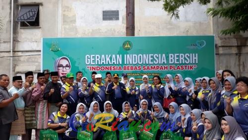 Wagubri Edy Nasution Ajak Warga Gelorakan Riau Bersih Bebas Sampah Plastik di Pasar Bawah Pekanbaru