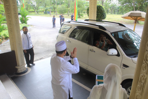 Pertama di Riau, Unilak Adakan Halalbihalal Raye Drive Thru di Kampus