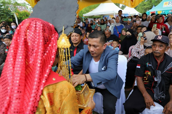 Hadiri Pagelaran Rempak Barongan, Bupati Adil: Budaya Melayu Tetap Menjadi Payung