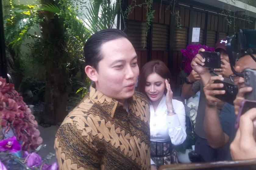 Heboh Dentuman Kembang Api di Prambanan Ternyata Pre-Wedding Sespri Presiden Prabowo