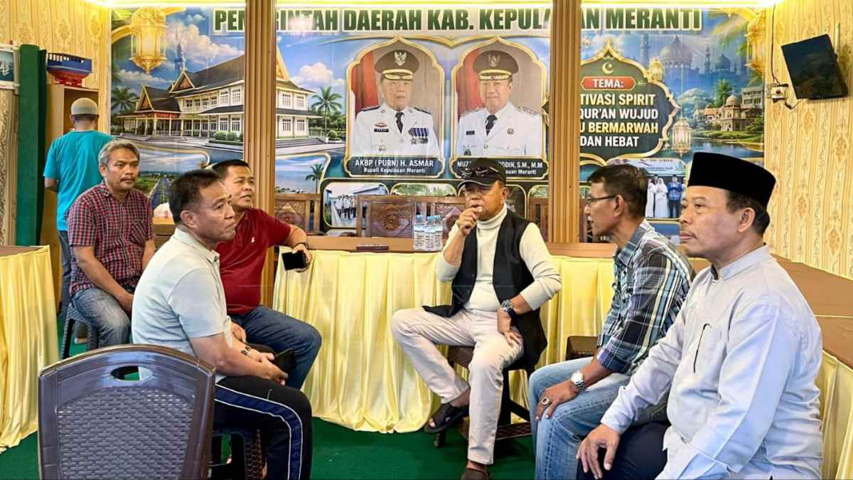 Pastikan Produk Unggulan Tampil Maksimal, Bupati Asmar Tinjau Kesiapan Stan Bazar MTQ Meranti di Kuansing