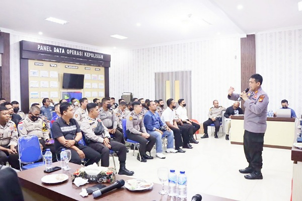 Polda Riau Sosialisasikan Pembinaan Etika Profesi kepada Personel Polres Meranti