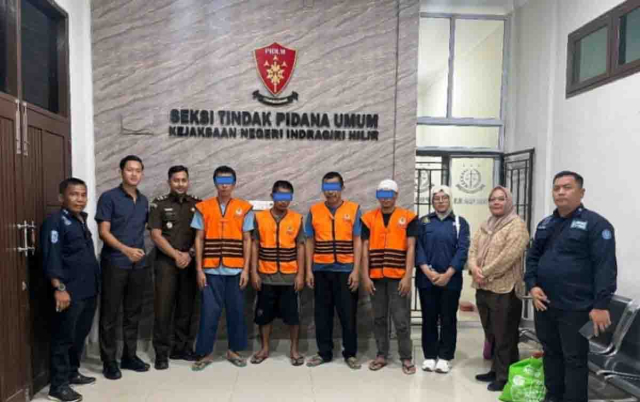 Berkas Lengkap, Empat Pembalak Liar di TNBT Riau Dilimpahkan ke Jaksa