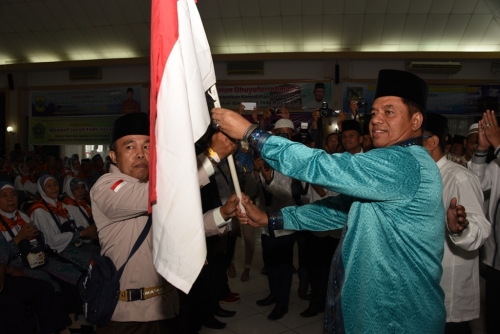 Lepas JCH Riau Kloter II, Plt Gubri Ingatkan Tak Selfie dengan Unta