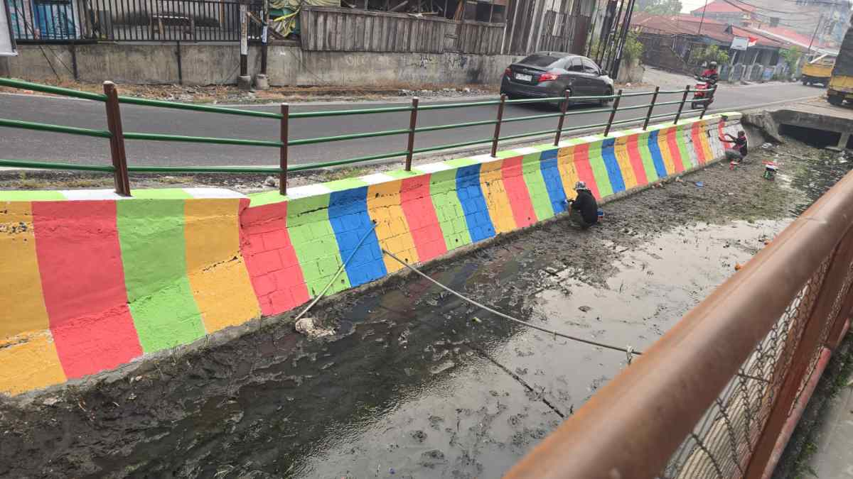 Wajah Baru Jalan Pembangunan Pekanbaru, Turap Parit dan Taman Dipercantik Lewat CSR