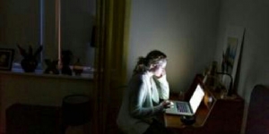 GoRiau Kecanduan Nonton Film Porno, Gadis Ini Kehilangan Pekerjaan, Punya Utang Rp84 Juta dan Tak Mampu Bayar Sewa Tempat Tinggal
