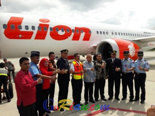 Hari Ini Lion Air Terbang Perdana dari Pekanbaru Menuju Madinah Membawa 173 Penumpang