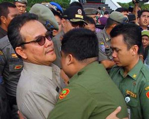 Inilah Pengakuan Azmun Jaafar: Tidak Cuma Saya dan Rusli Zainal Nikmati Uang Kehutanan