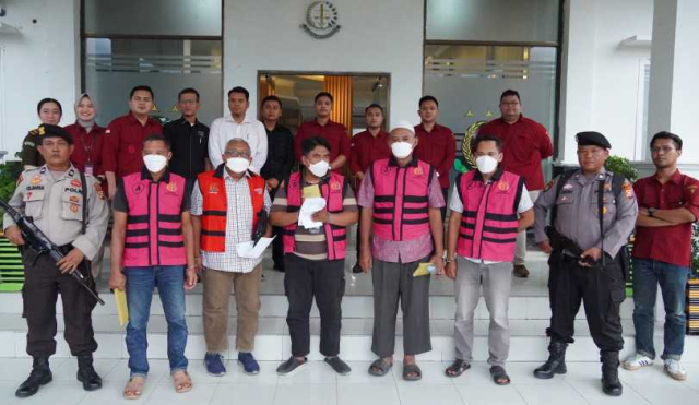 Kejari Siak Tetapkan Lima Tersangka Dugaan Penyimpangan Kredit Kelompok Tani MSKB
