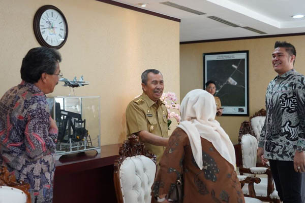 Gubernur Riau Syamsuar Terima Audiensi Forum CSR