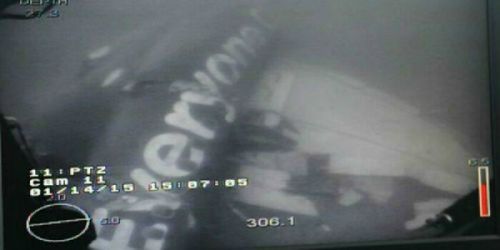 Evakuasi Pesawat AirAsia QZ8501 Dihentikan, TNI Minta Maaf kepada Keluarga Korban