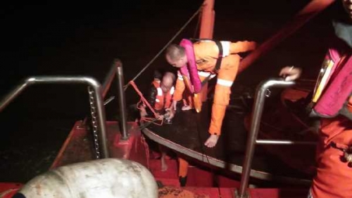 Kapal KM BBS II Tenggelam di Perairan Bengkalis, Tujuh Orang Selamat, 3 Masih Dicari