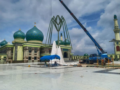 GoRiau Pemasangan Payung Elektrik di Masjid Raya Annur Terus Digesa