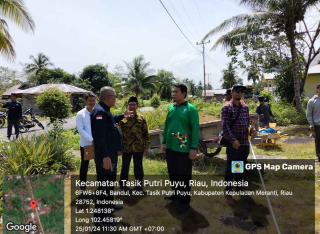 Tim SBSN Kanwil Kemenag Riau Lakukan Survei Tanah Persiapan SBSN KUA Tasik Putri Puyu Meranti