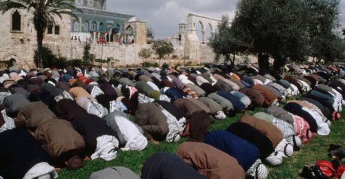 Rindu Suasana Religius, Ribuan Warga Inggris Masuk Islam