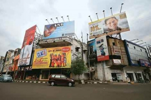 GoRiau Berbeda dengan Pekanbaru, Jakarta Bongkar Seluruh Reklame yang Tersebar di Jalanan