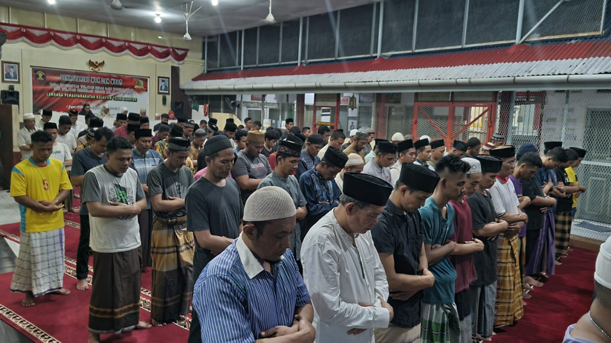 Melihat Suasana Ramadan di Lapas Terpadat Ketiga di Indonesia
