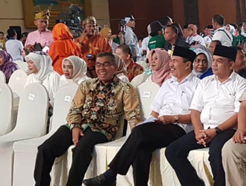 Tampil Sejuk Khas Melayu yang Santun di Debat Kandidat, Warga Nilai Syamsuar Paling Ideal Memimpin Riau