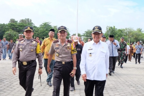 Mendarat di Tembilahan, Kapolda Riau Kunjugi TPS 15 dan 49