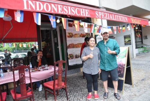 Jika Anda Sedang di Berlin dan Kangen Masakan Indonesia, Datanglah ke Warteg Milik Mantan Pebulutangkis Nasional Ini