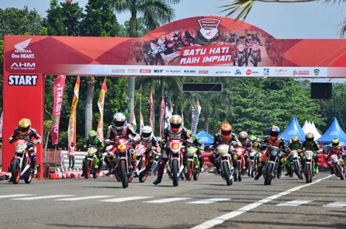 Akhir Pekan Ini, Pembalap Tanah Air akan Kembali Berpacu di Honda Dream Cup 2018 Seri Pekanbaru