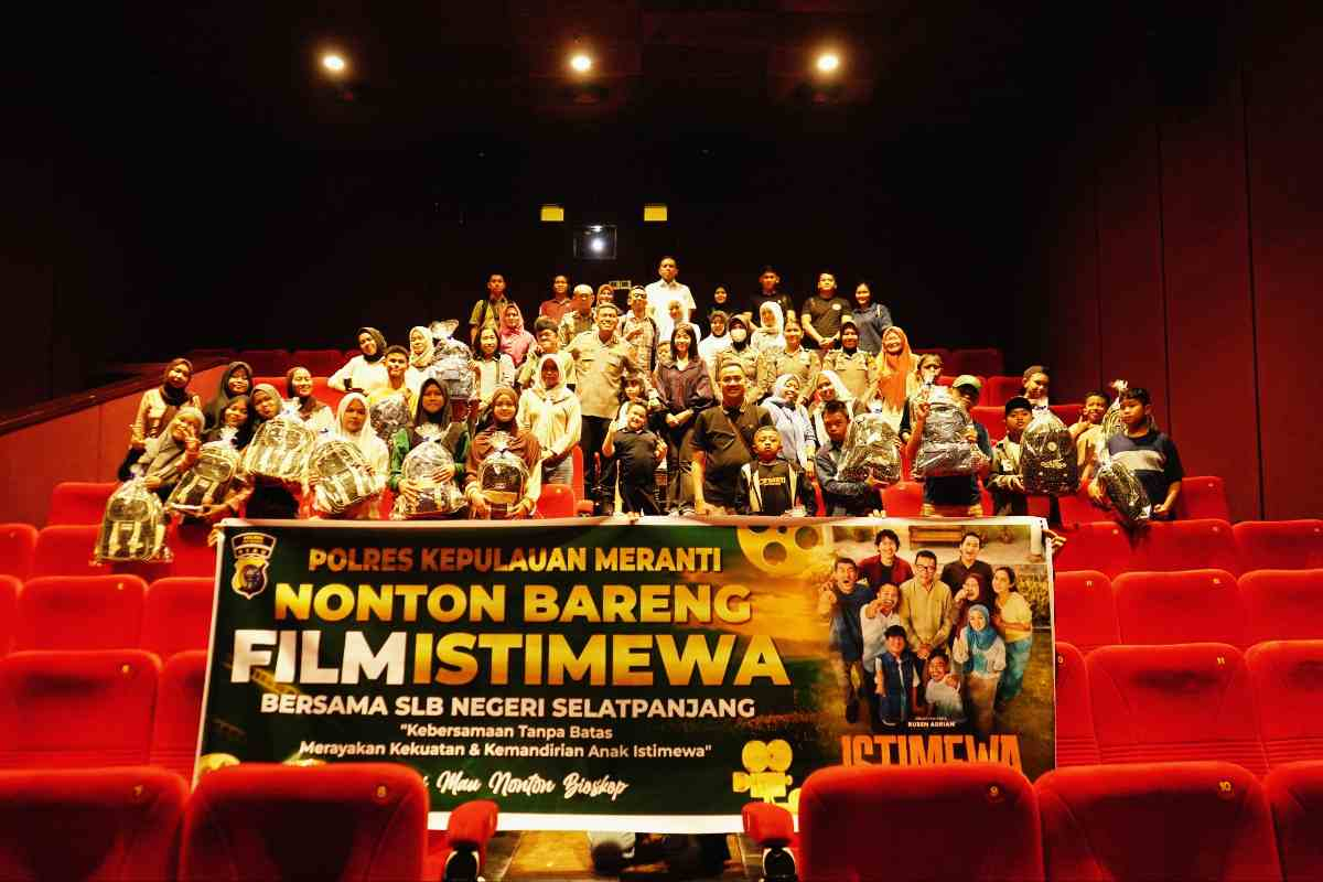Senyum Siswa SLB Selatpanjang Menonton Film Istimewa di Pekanbaru, Ini Pesan Kapolres Meranti