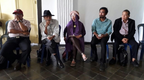 Sastrawan Asia Tenggara Berbagi Pengalaman dengan Guru dan Siswa Banda Naira