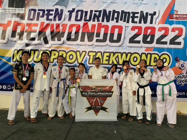 JTC Pekanbaru Rebut 9 Medali di Ajang Open Tournament Taekwondo Sumbar