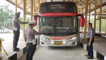 GoRiau Libur Panjang, Polresta Pekanbaru Cek Kendaraan Angkutan di Terminal Bandar Raya Payung Sekaki