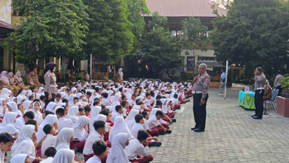 GoRiau Ditlantas Polda Riau Ajak Siswa SD Tertib Lalu Lintas dan Cinta Lingkungan