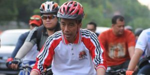 GoRiau Rombongan Sepeda Jokowi Dicegat Polisi Gara-gara Ini
